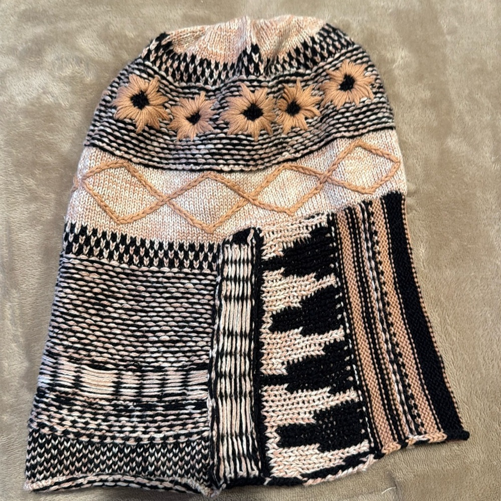 Urban Outfitters knitted beanie never worn